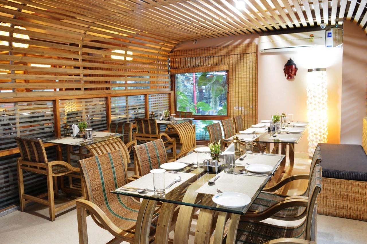 Hotel Rains Inn Guwahati Exteriör bild
