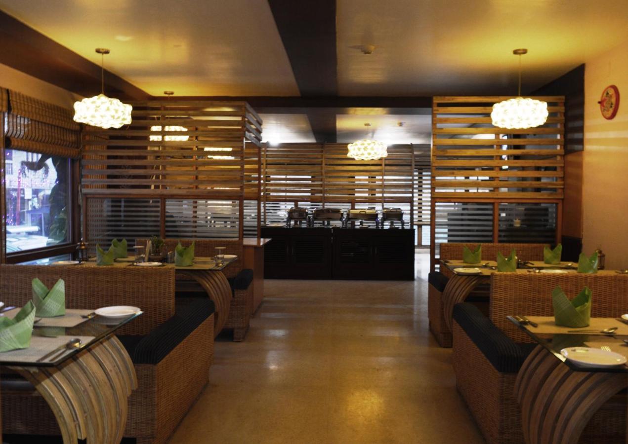 Hotel Rains Inn Guwahati Exteriör bild
