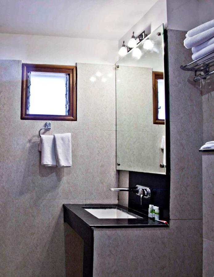Hotel Rains Inn Guwahati Exteriör bild