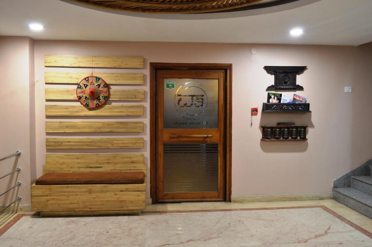 Hotel Rains Inn Guwahati Exteriör bild