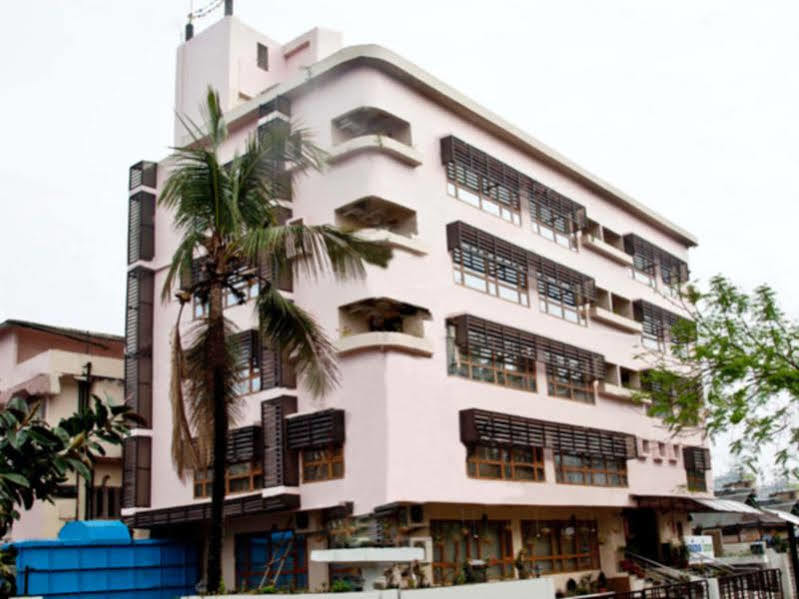 Hotel Rains Inn Guwahati Exteriör bild